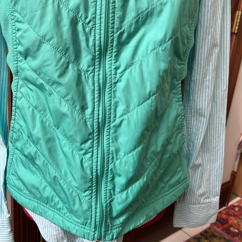 Columbia  Vest  Full zip front  3 pockets turtleneck  mint green quilted  size S - Picture 5 of 15
